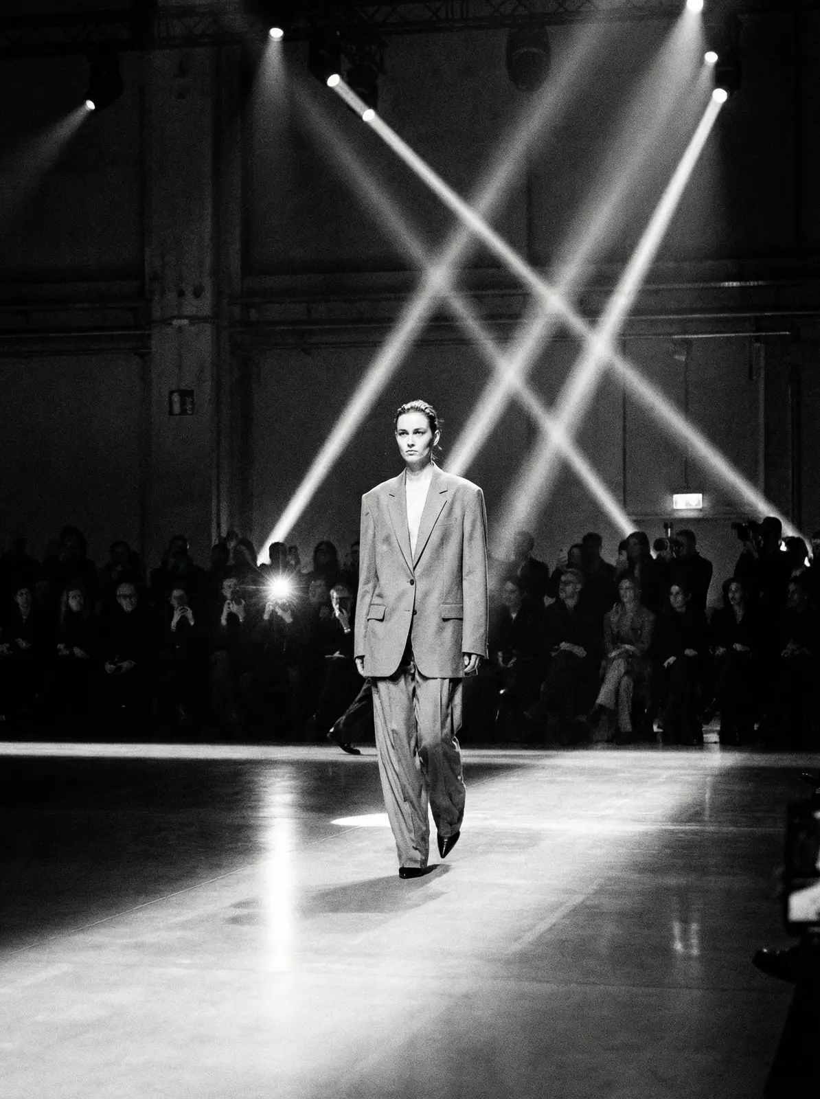 安博体育平台app 米兰时装周秀场短视频